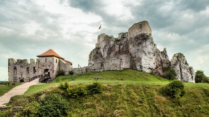 Fototapeta premium Castle in Rabsztyn, Poland