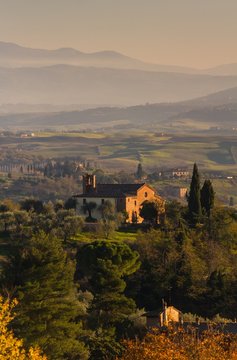 Europe, Italy. A small cottage in the hills of Siena in Tuscany