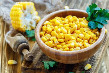 Corn sweet corn in a wooden bowl.