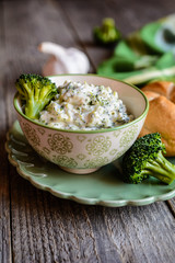 Broccoli spread with garlic and mayonnaise