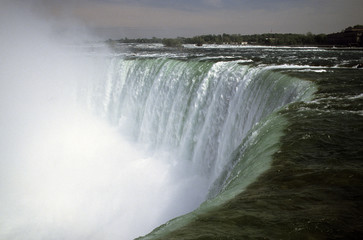 Fototapeta na wymiar Chutes du Niagara / Canada