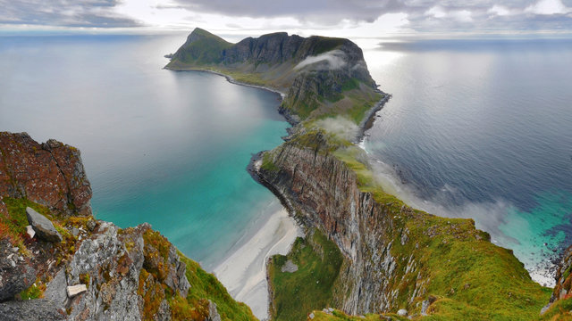 Lofoten Island (V&Atilde;&brvbar;r&Atilde;&cedil;y Island), Norway, Europe