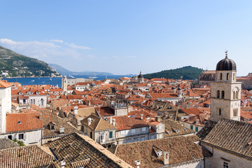 Fototapeta na wymiar Dubrovnik old town with sea and mountain