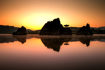 대한민국 충북 단양에 있는 도담삼봉.