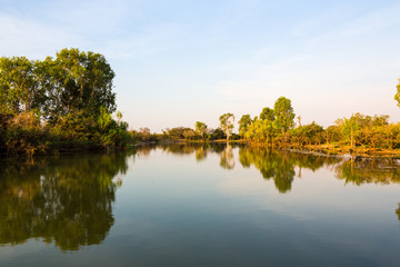 Spiegelungen in der Abenddännerung