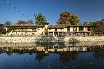 Fototapeta premium House along Naviglio Grande (Milan)