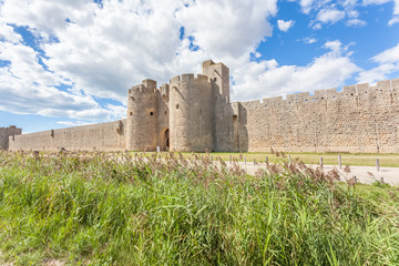 Fototapeta na wymiar remparts d'Aigues-Mortes, Gard, Occitanie, France 