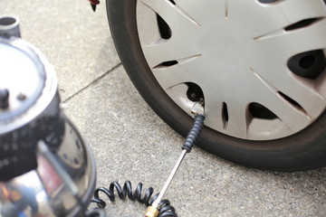 タイヤの空気圧のセルフチェック