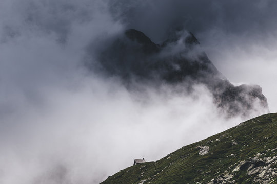 montagne myst&eacute;rieuse