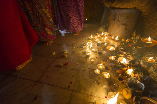 Vrindavan, Uttar Pradesh, India, Asia. Candles and devotes in Banke Bihari temple.