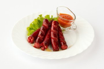 Колбаски приготовленные на гриле. Закуска к пиву.