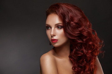 Fototapeta premium Beauty woman with beautiful make-up color .
