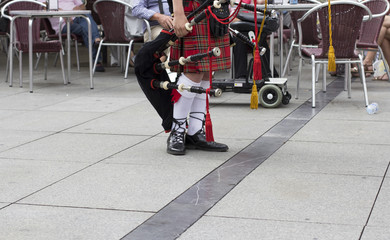Fototapeta na wymiar Scottish traditional pipe band