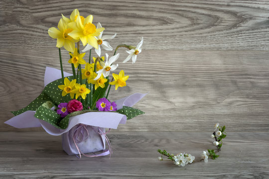 Fototapeta bouquet of fresh spring flowers