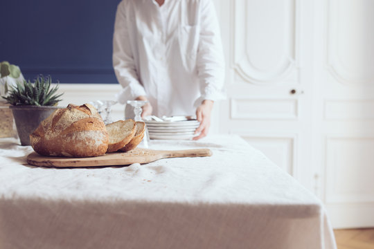 A table vaisselle pain jolie nappe 