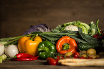 Composition with assorted raw organic vegetables