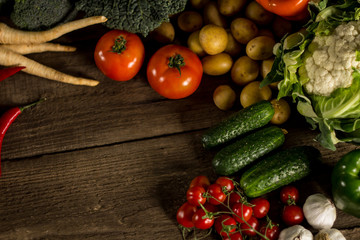 Composition with assorted raw organic vegetables