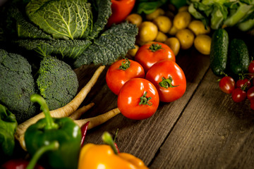 Composition with assorted raw organic vegetables