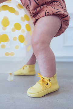 b&eacute;b&eacute; ballon &agrave; pois jaune