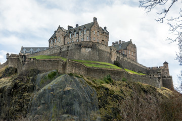 Fototapeta na wymiar Edinburgh castle on a cloudy day, Scotland.