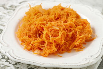 Raw carrot salad