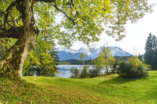 idyllische Herbst-Szenerie in Oberbayern