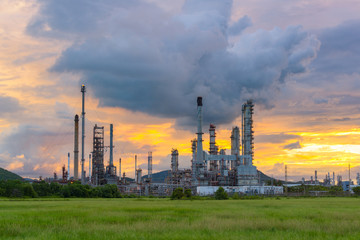 Fototapeta premium Oil and gas industry - refinery at sunset - factory - petrochemical plant