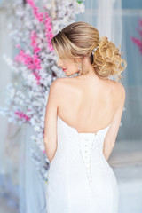 Fototapeta na wymiar Fashion portrait of a beautiful bride