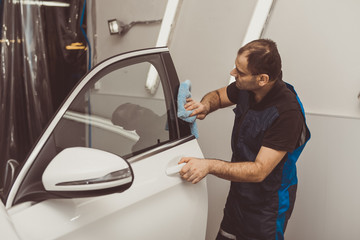 Polished white car