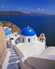 Fototapeta premium Kopuła kościoła na Santorini