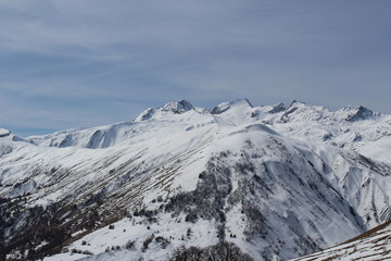 Fototapeta na wymiar paysage de montagne en hiver