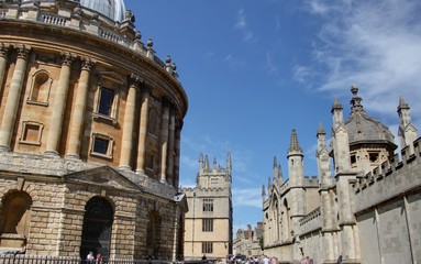 Fototapeta na wymiar ville universitaire d'Oxford