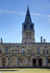 Fototapeta na wymiar rues, places et bâtiments de la ville universitaire d'Oxford