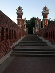 Obraz premium old brick bridge in a Park in Moscow