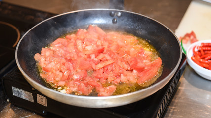 sugo preparato in padella