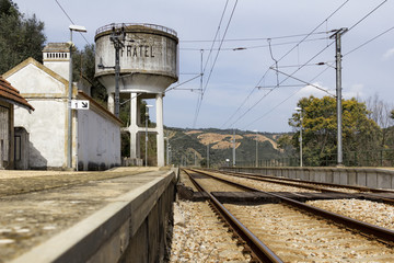 Fototapeta na wymiar Vías de tren. Caminos de hierro