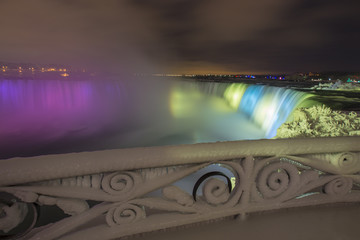 Night photography of Niagara Falls in winter 