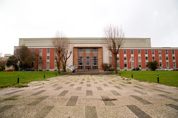 Eingang der Biblioteca Nacional de Portugal in Campo Grande in Lissabon, Portugal