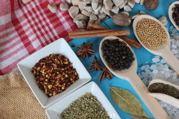 spices and herbs, spice, herb, pepper, garlic, mustard, clove, allspice, nutmeg, anise, anise star seed, chili, dried chilis, bay leaf, cinnamon, 
