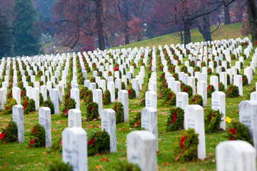 Gravestones with Christmas wreaths in Arlington National Cemetery - Washington DC United States - obrazy, fototapety, plakaty