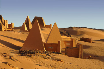 The Pyramids of Meroe of  the northern cemetery in Sudan
 - obrazy, fototapety, plakaty