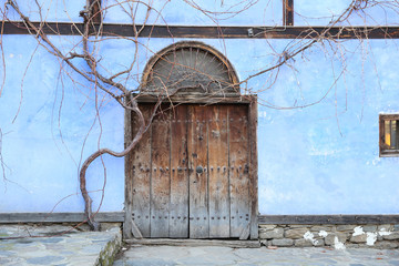 Fototapeta na wymiar Wooden Old Door