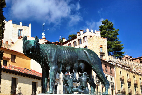 Estatua Loba y Romulo y Remo