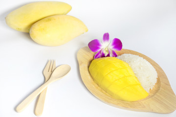 mango with sticky rice in coconut milk