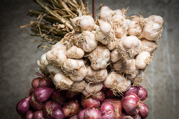 garlic and red onion