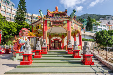 Obraz premium Chinese pavilion in Kwan Yin Temple on Repulse Bay, Hong Kong..