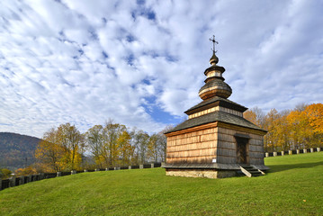drewniana kaplica w Łosiu koło Gorlic