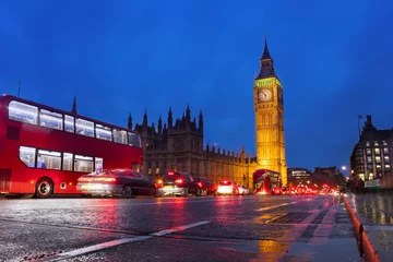 Foto op Plexiglas London cityscape at Big Ben, night scene photo with a red bus and traffic © Ioan Panaite
