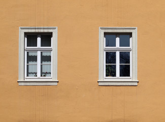 Zwei Fenster