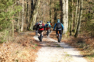 gruppe beim radfahren